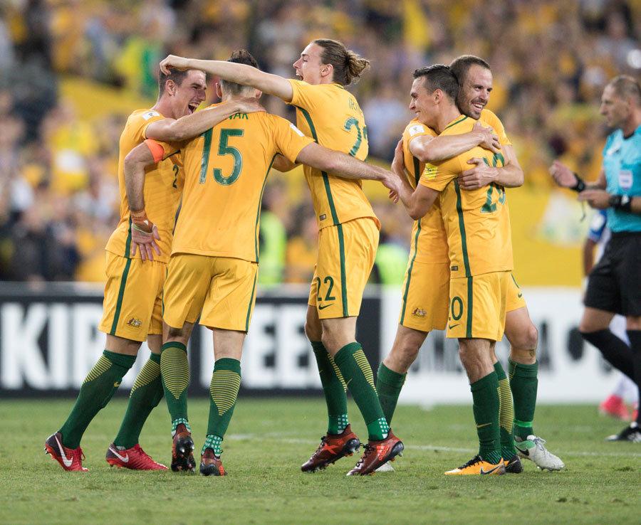 输宿敌30分输黑马16分！四冠王形势岌岌可危，杨鸣离下课还远吗？